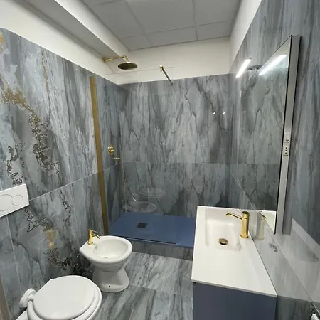 Alojamento de Acomodação e Pequeno-almoço Corso 104 Terracina