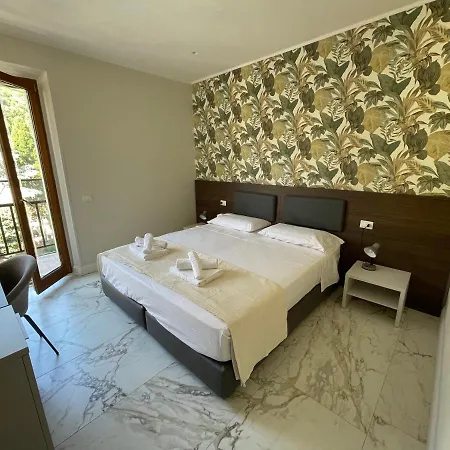 Alojamento de Acomodação e Pequeno-almoço Corso 104 3*