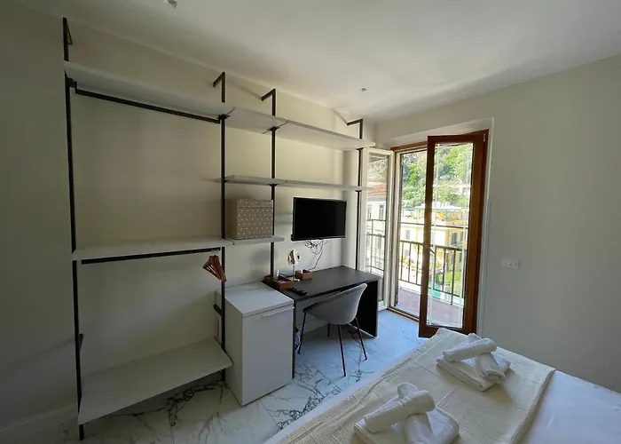 Corso 104 Oda ve Kahvaltı Terracina